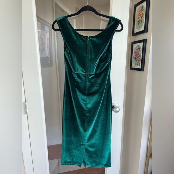 Beautiful emerald green velvet wiggle dress. Perfect for the holidays! Marilyn! - Picture 2 of 5